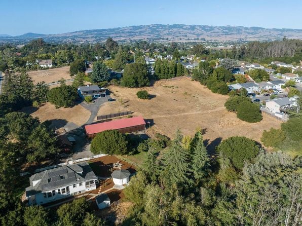 1375 Gossage Avenue - Photo 1