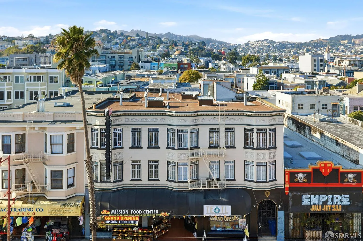 2360 Mission St - Photo 1