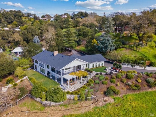 775 Benjamin Way - Photo 1