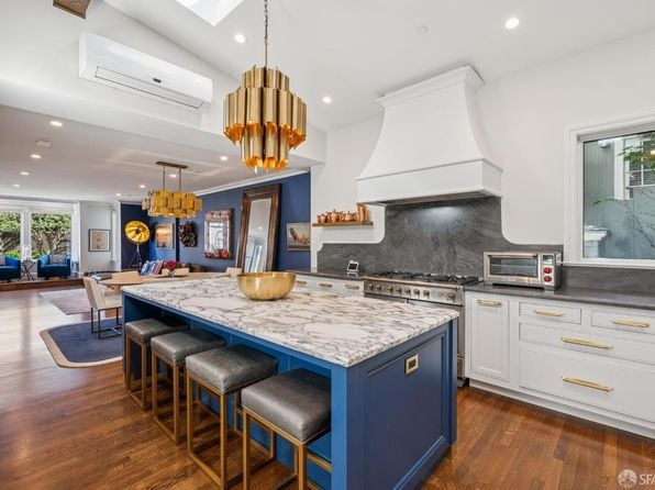 2523 Steiner St - Photo 1