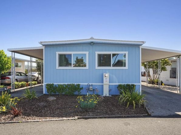 324 Pear Lane - Photo 1