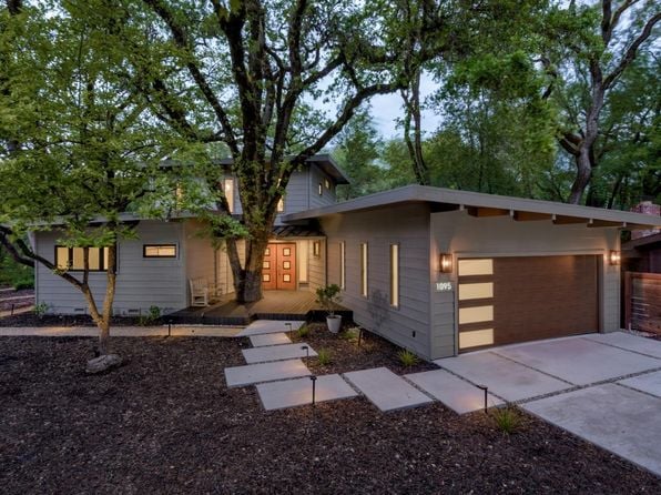 1095 Robertson Road - Photo 1