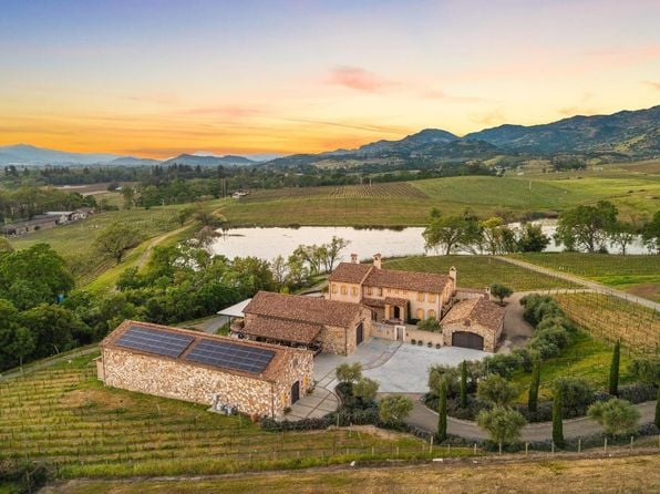 1096 Hardman Avenue - Photo 1