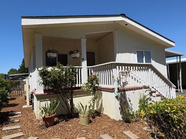 6800 N Redwood Avenue - Photo 1