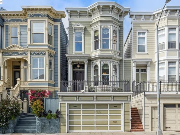 2070 Bush St - Photo 1