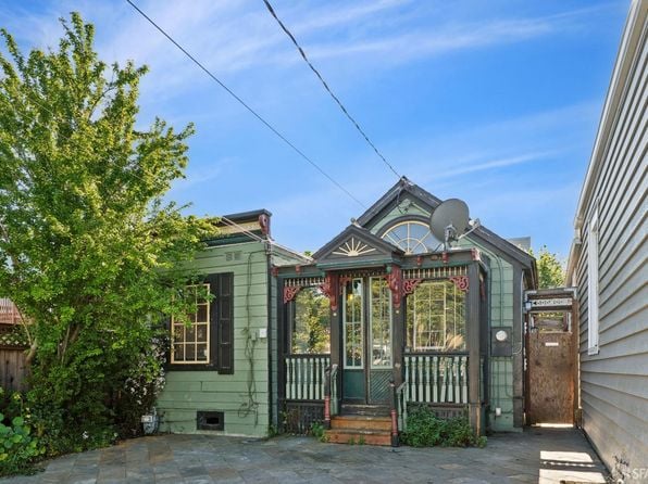 513 Athens St - Photo 1