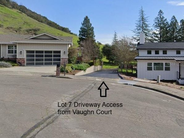 833 Vaughn Court - Photo 1