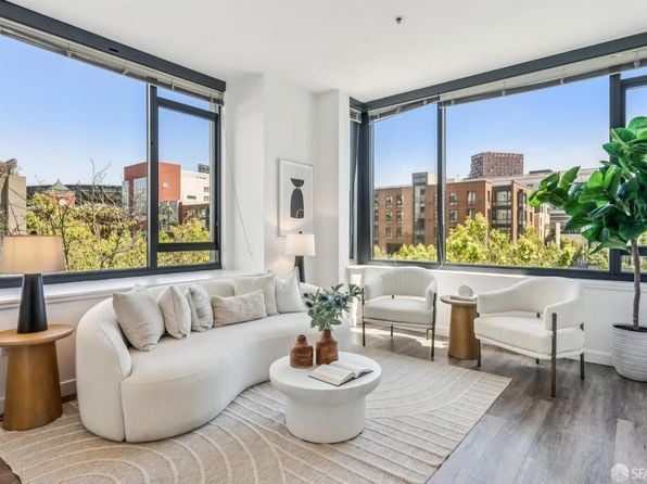 260 King St Unit 373 - Photo 1