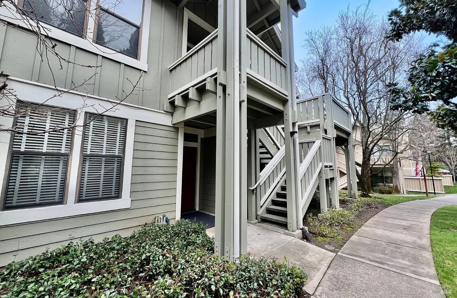 615 Cherry Avenue - Photo 1