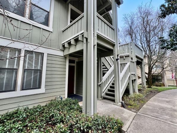 615 Cherry Avenue - Photo 1