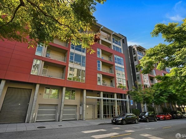 235 Berry St APT 516 - Photo 1