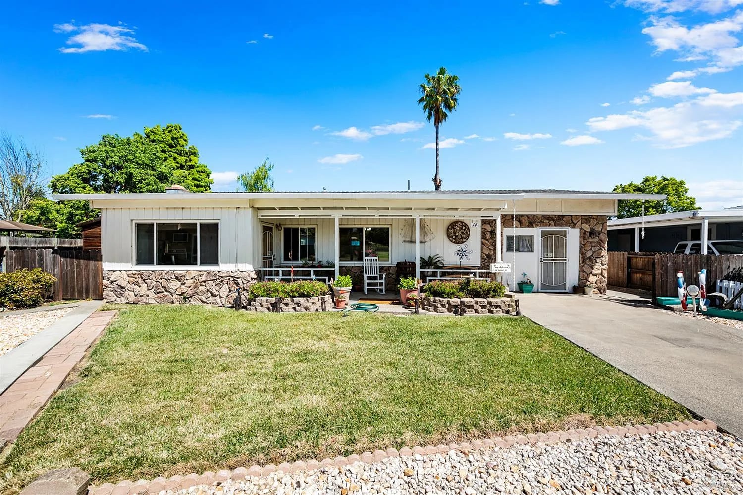 14 Margo Court - Photo 1