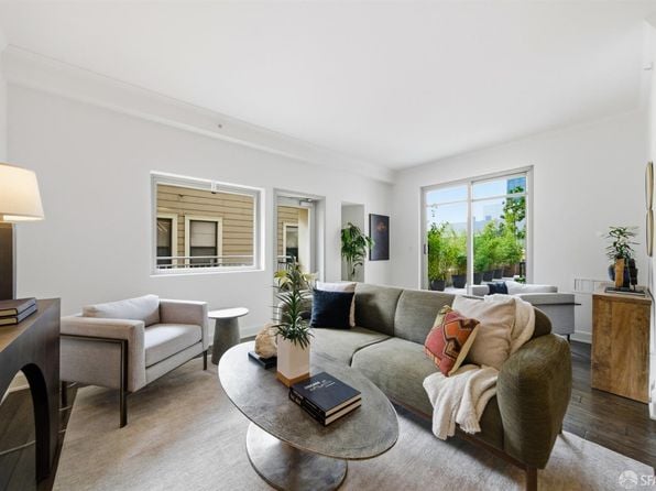 246 2nd St APT 507 - Photo 1