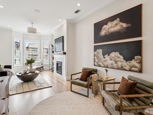 464 11th Ave - Photo 1