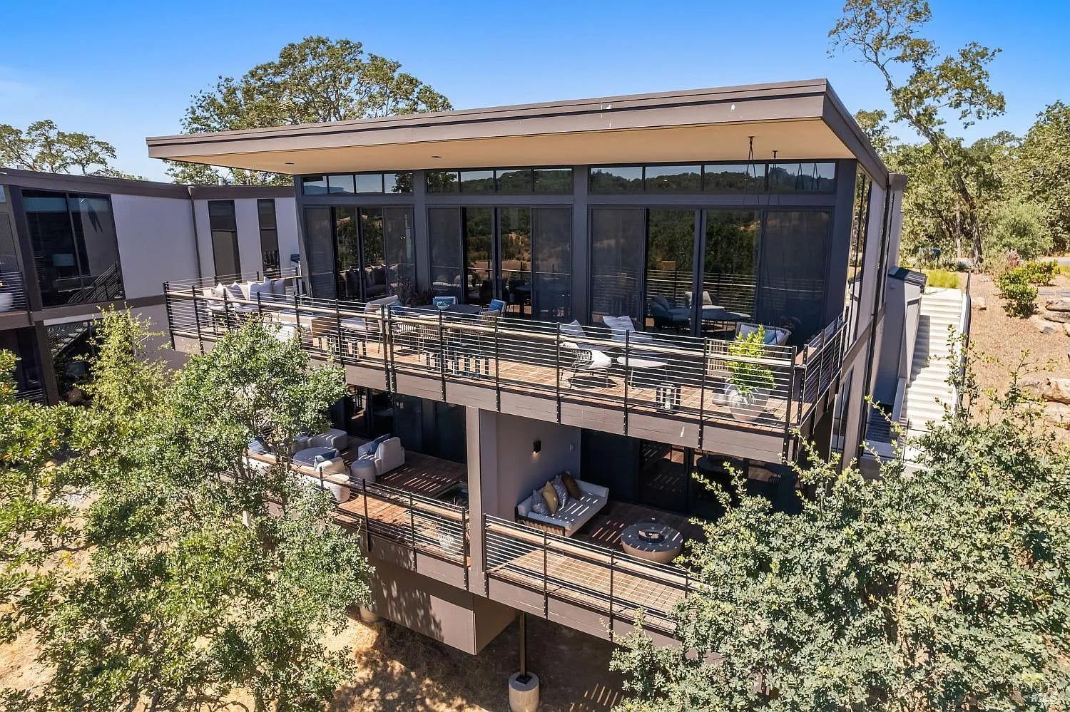 160 Woodlands Dr SE - Photo 1