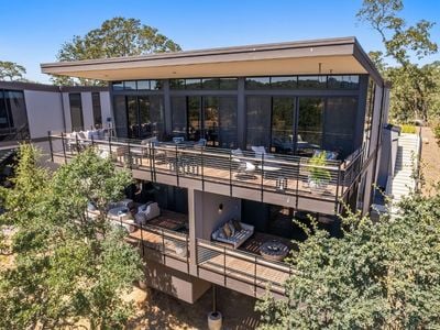 160 Woodlands Dr SE - Photo 1