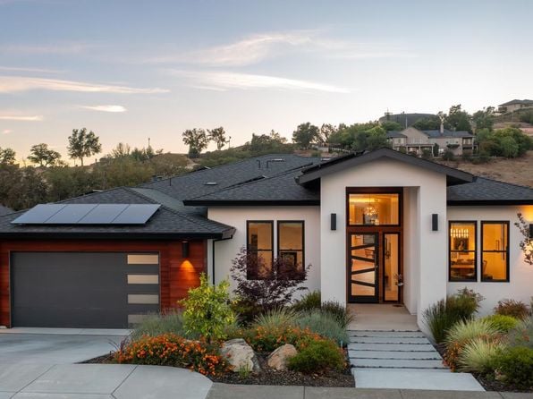 3735 Lakebriar Place - Photo 1