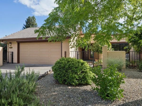 435 La Quinta Lane - Photo 1