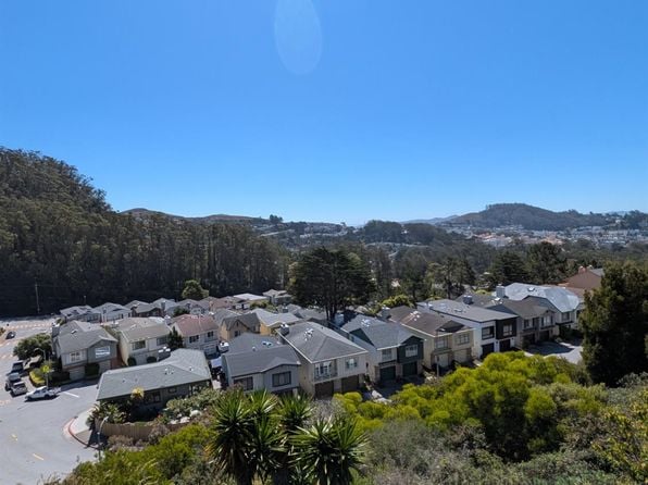 202 Oak Park Dr - Photo 1