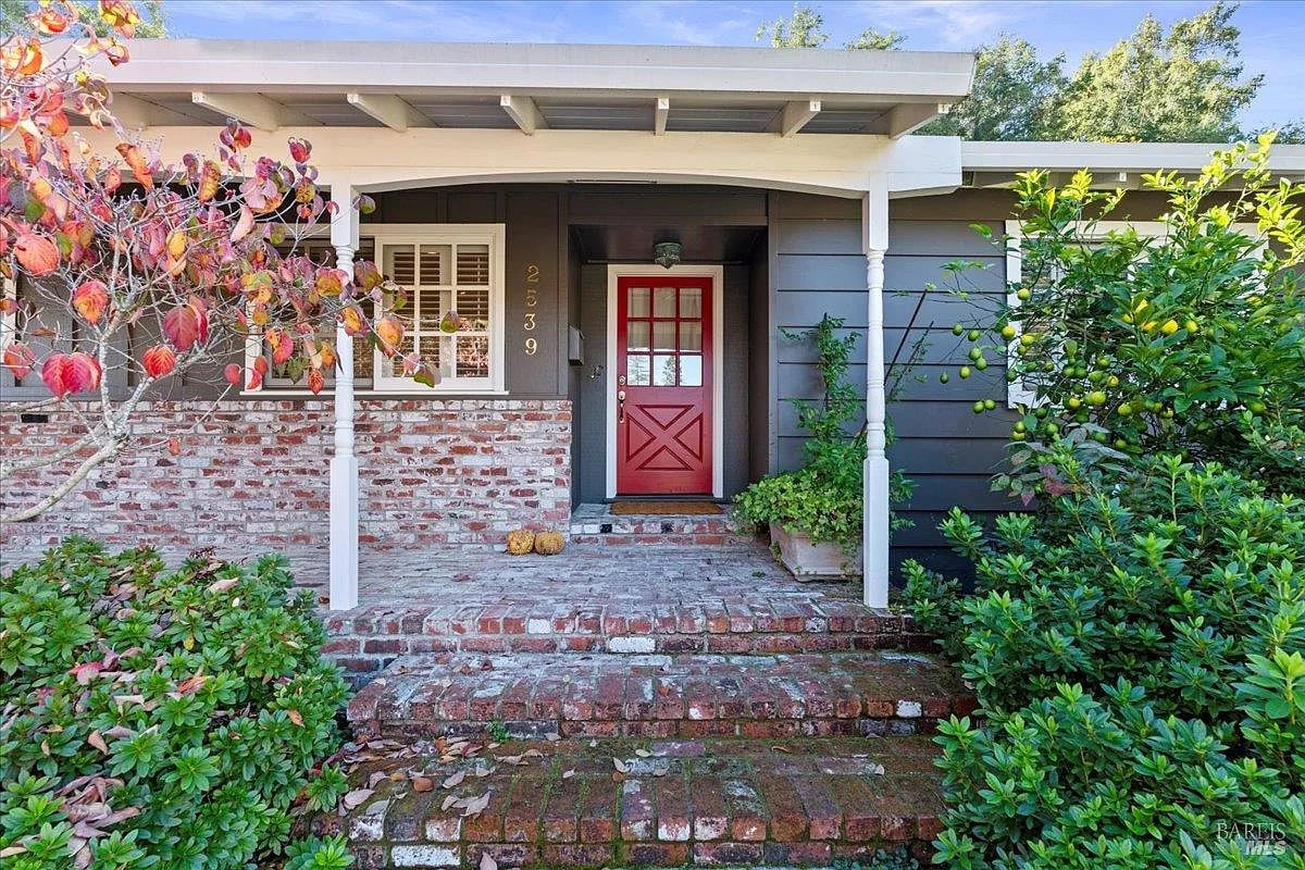 2539 Rollingwood Dr - Photo 1