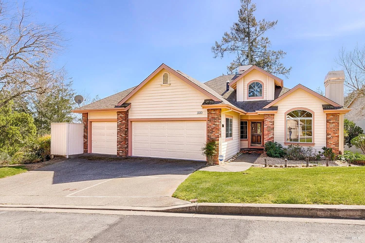 1034 Oak Mesa Drive - Photo 1