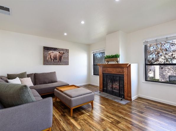 439 Mission Boulevard - Photo 1