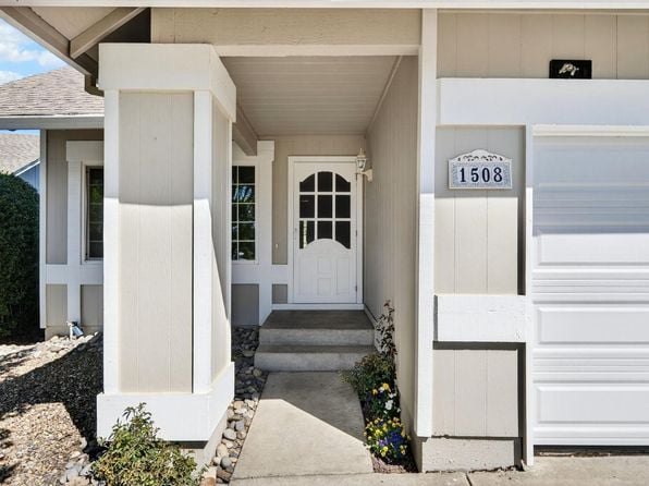 1508 Gladstone Way - Photo 1