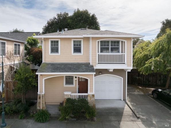 930 Martin Circle - Photo 1