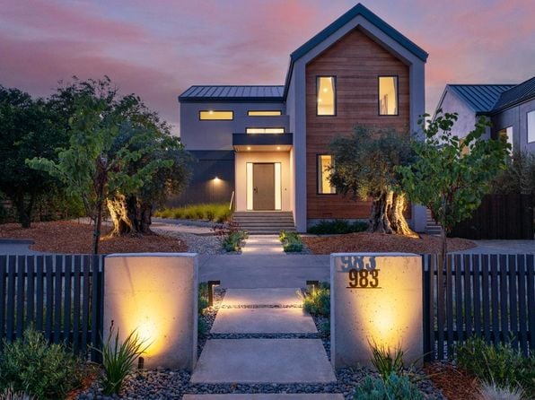 983 Grove Street - Photo 1