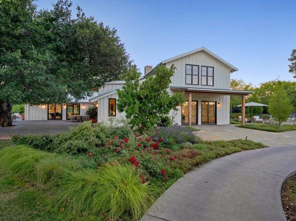 1129 Dealy Lane - Photo 1