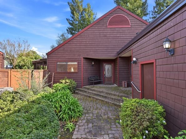 1320 North Street #7 - Photo 1