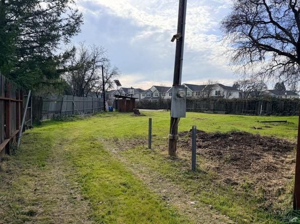 1863 Beachwood Drive - Photo 1