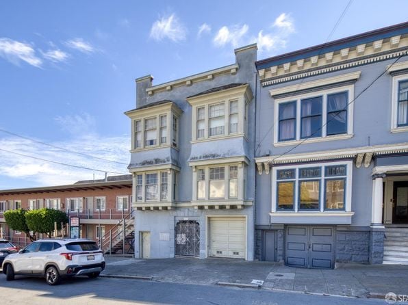 2131 Grove St - Photo 1
