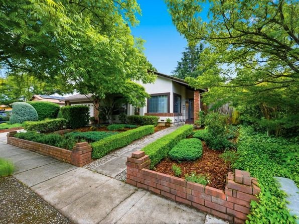 3383 Ellen Way - Photo 1