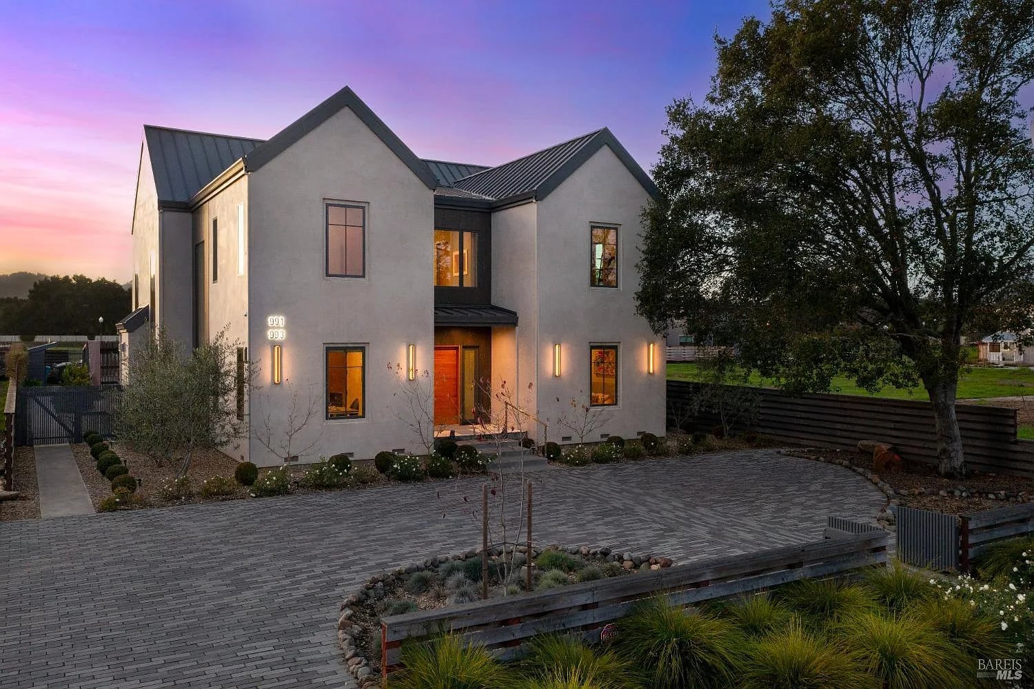 991 Grove Street - Photo 1