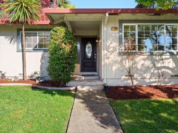 2309 Parkwood Court - Photo 1