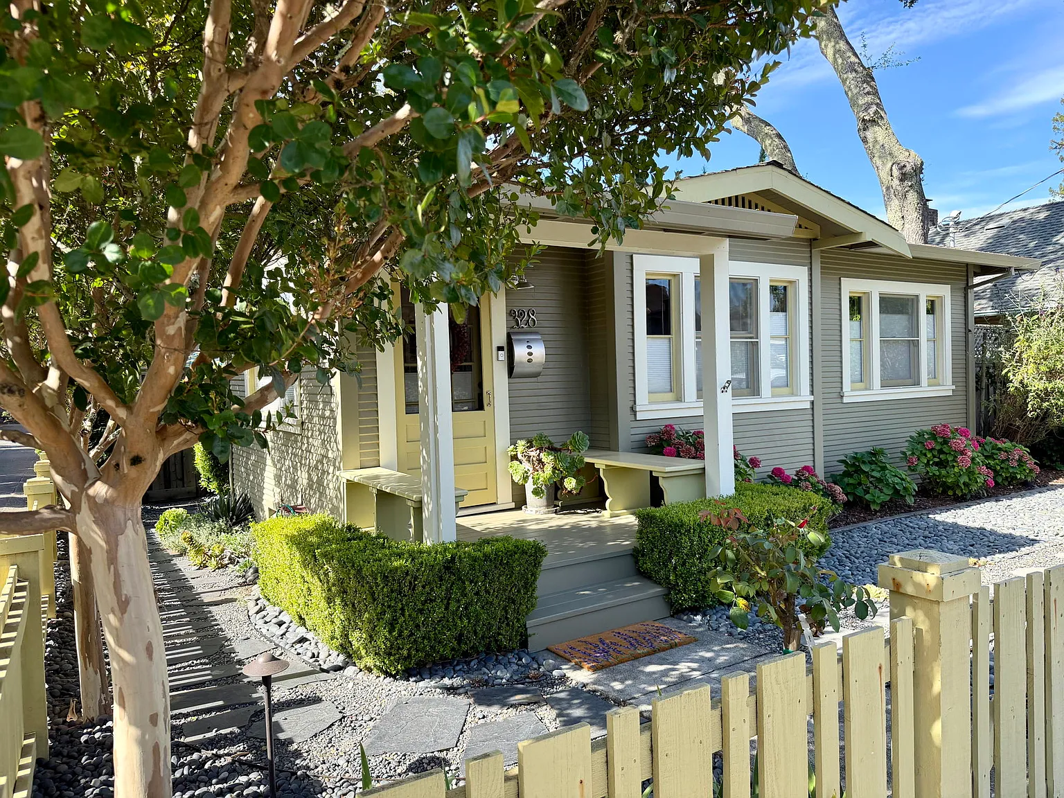 328 Piper St - Photo 1