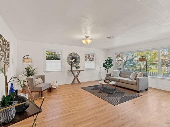 201 Triplett Drive - Photo 1