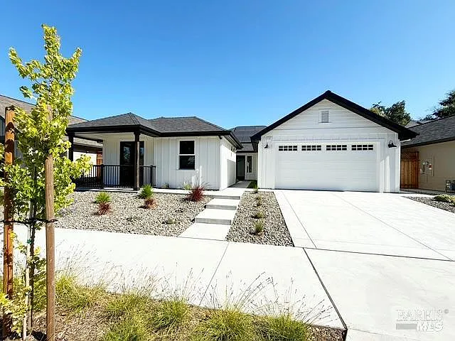 137 MAYWOOD Lane - Photo 1