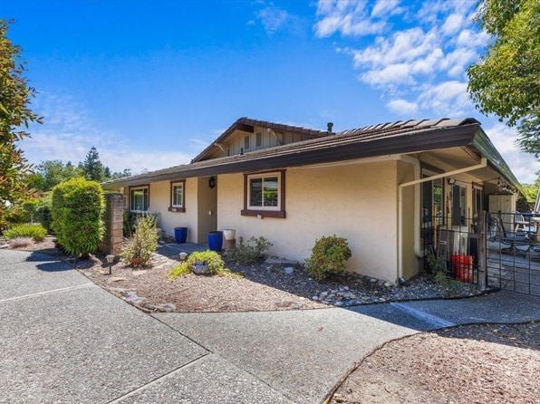 442 Las Casitas Court #A - Photo 1