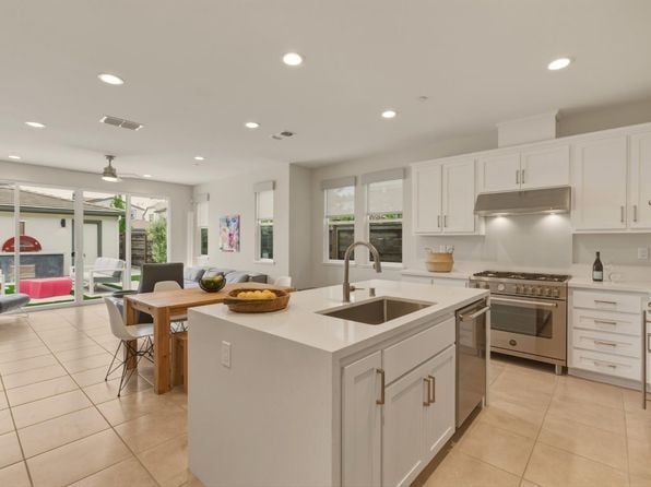 871 4th Street W - Photo 1