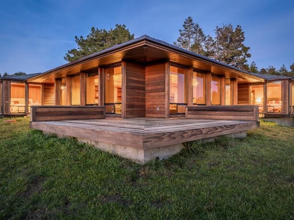 326 Conifer Close - Photo 1