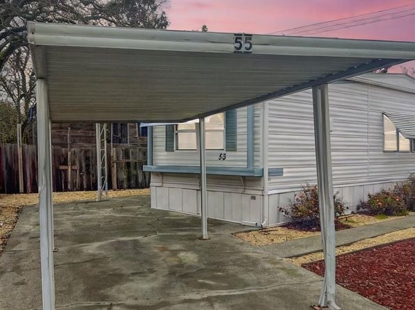 55 Plymouth Way - Photo 1