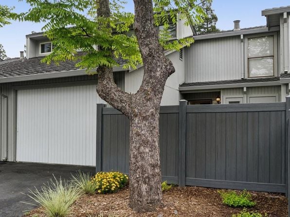 2676 Michelle Court - Photo 1