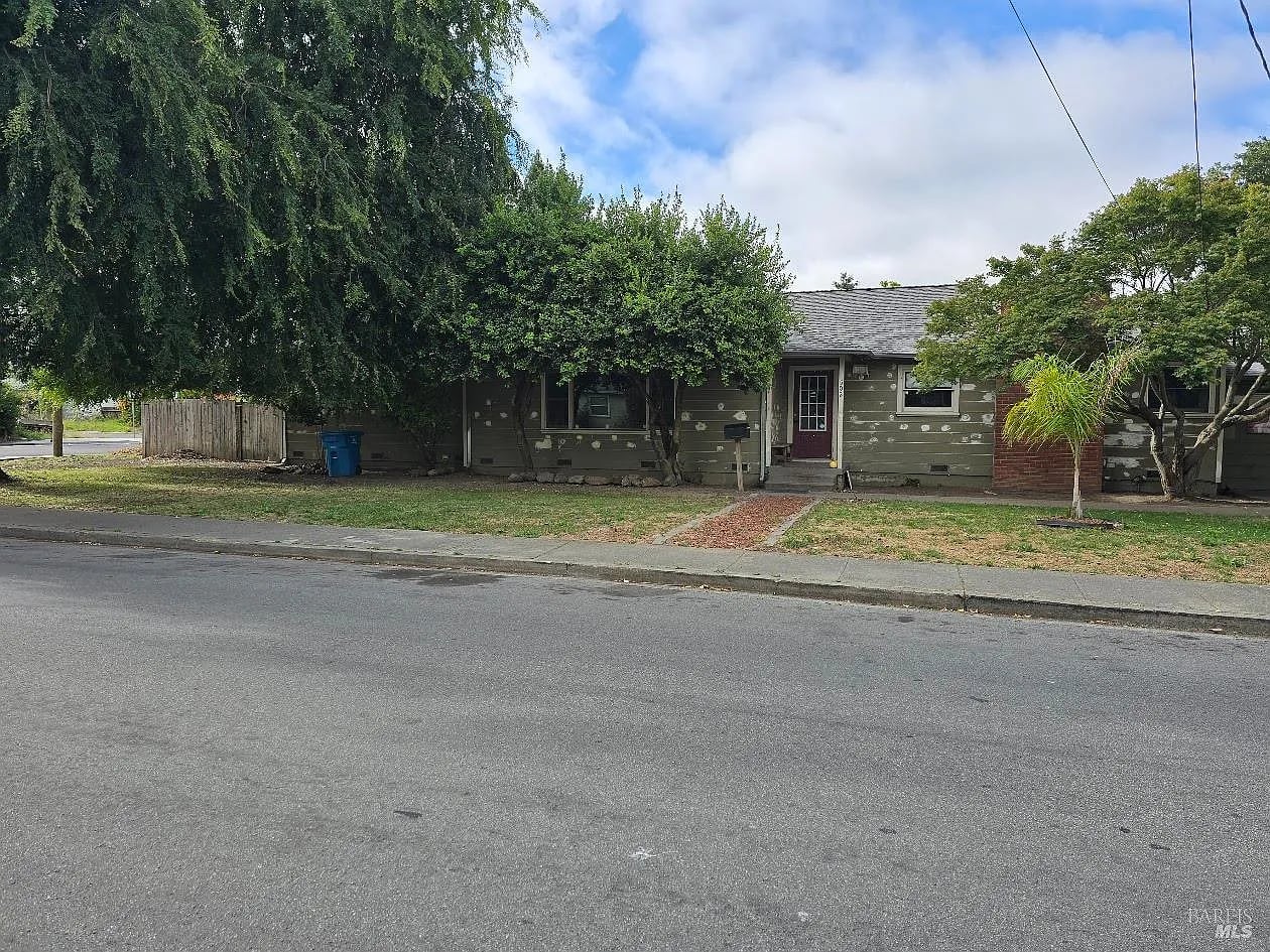 502 Leo Drive - Photo 1