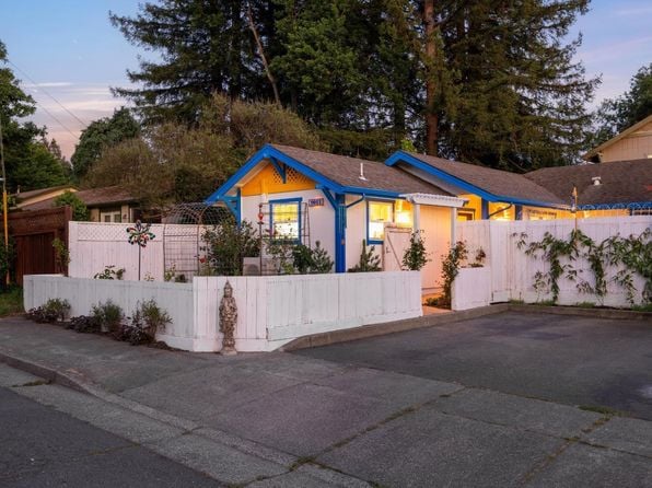 9011 Donald Street - Photo 1