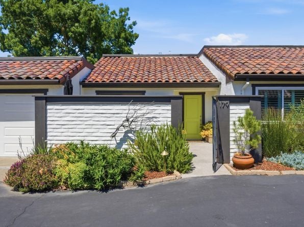 179 Vineyard Circle - Photo 1