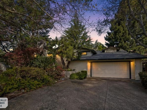 614 Deerfield Lane - Photo 1