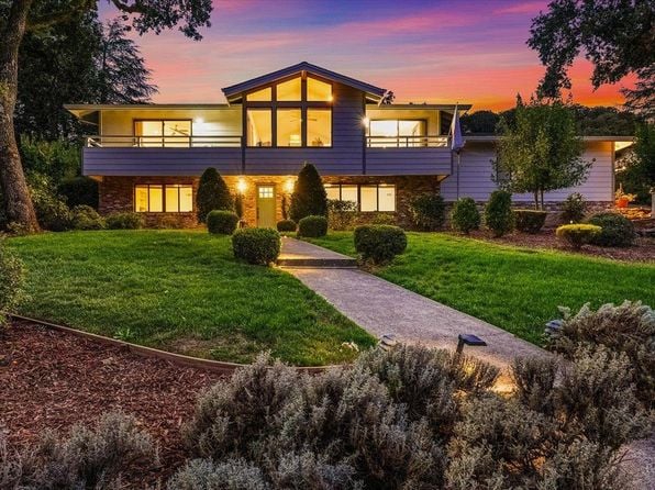 6850 Oakmont Drive - Photo 1