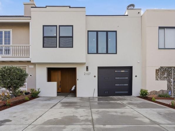 2107 39th Ave - Photo 1